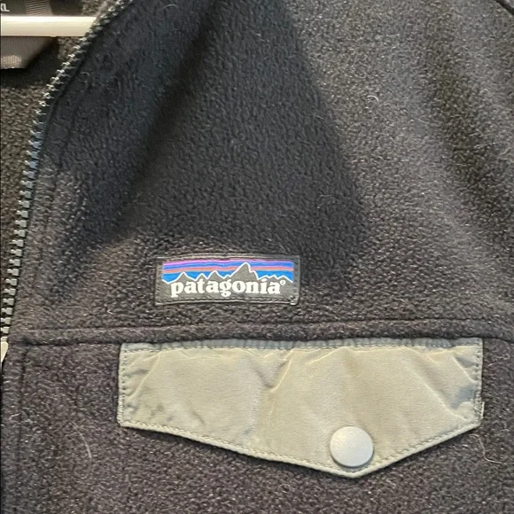 Patagonia Men's Black Zip-Up Vest - Picture 3 of 4